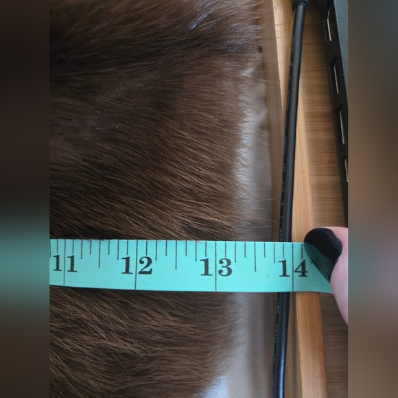 Luxurious Brown Fur Scarf, 73"x 12" - Picture 4 of 5